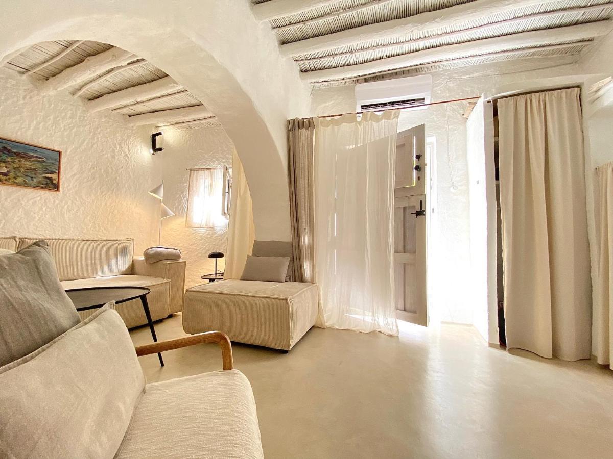 Апартаменты Renovated House In The Historic Center Мохакар Экстерьер фото